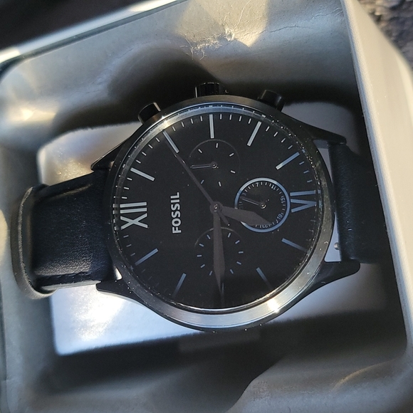Black mens Fossil watch. NWT - Picture 2 of 8